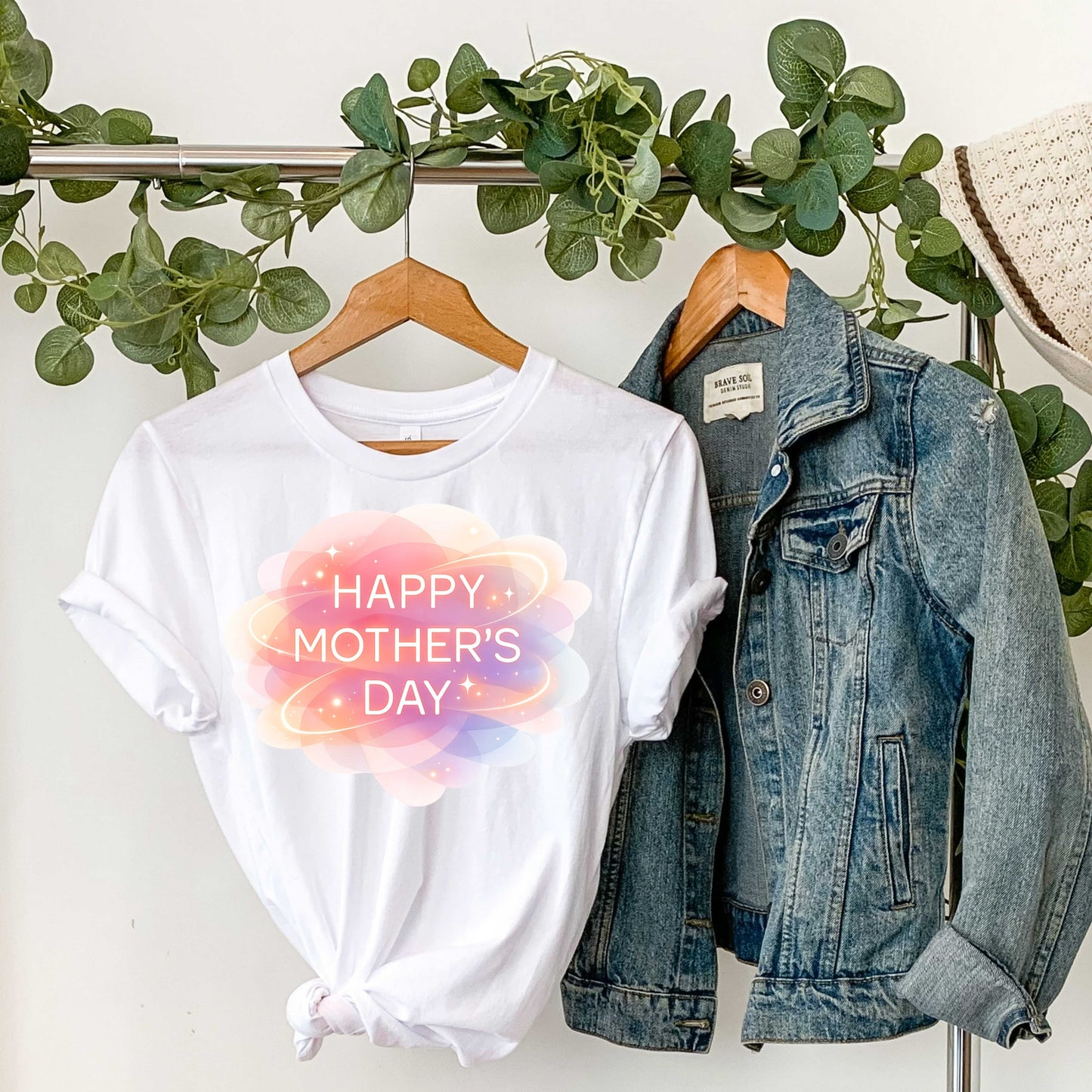 COLORFUL HAPPY MOTHER'S DAY. T-Shirt
