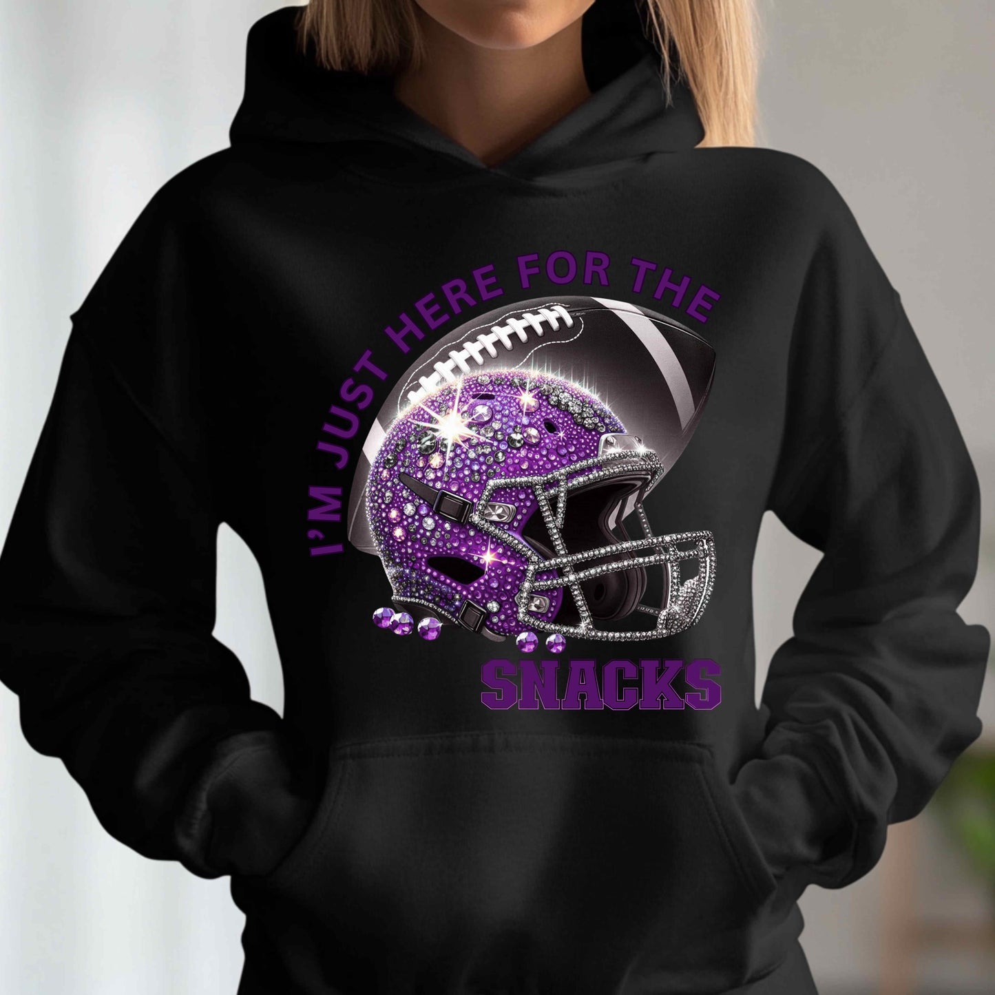 IM JUST HERE FOR THE SNACKS  Pullover Hoodie