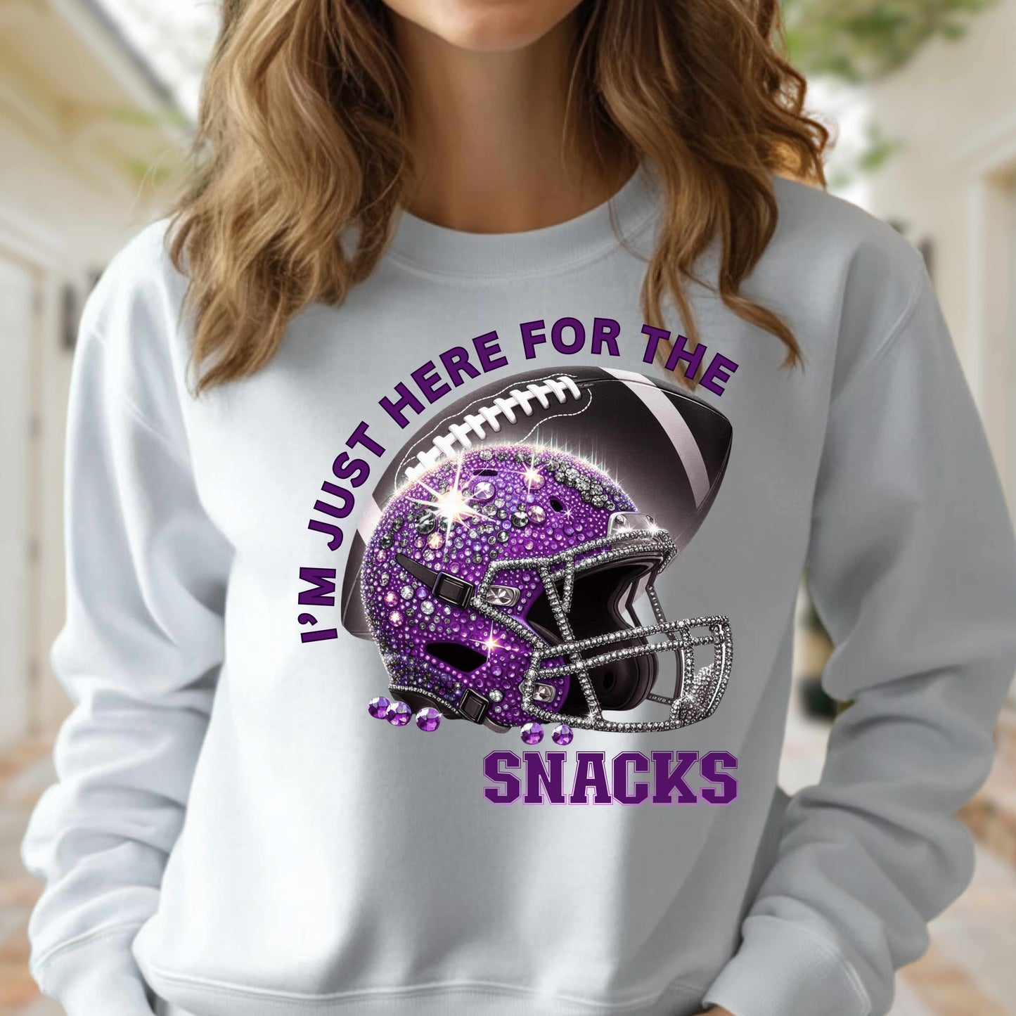 IM JUST HERE FOR THE SNACKS  Pullover Hoodie