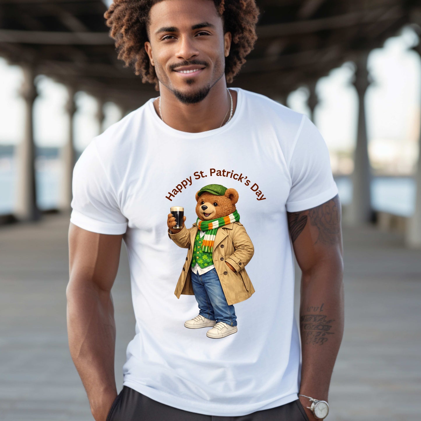 Happy ST Patrick's day bear. T-Shirt