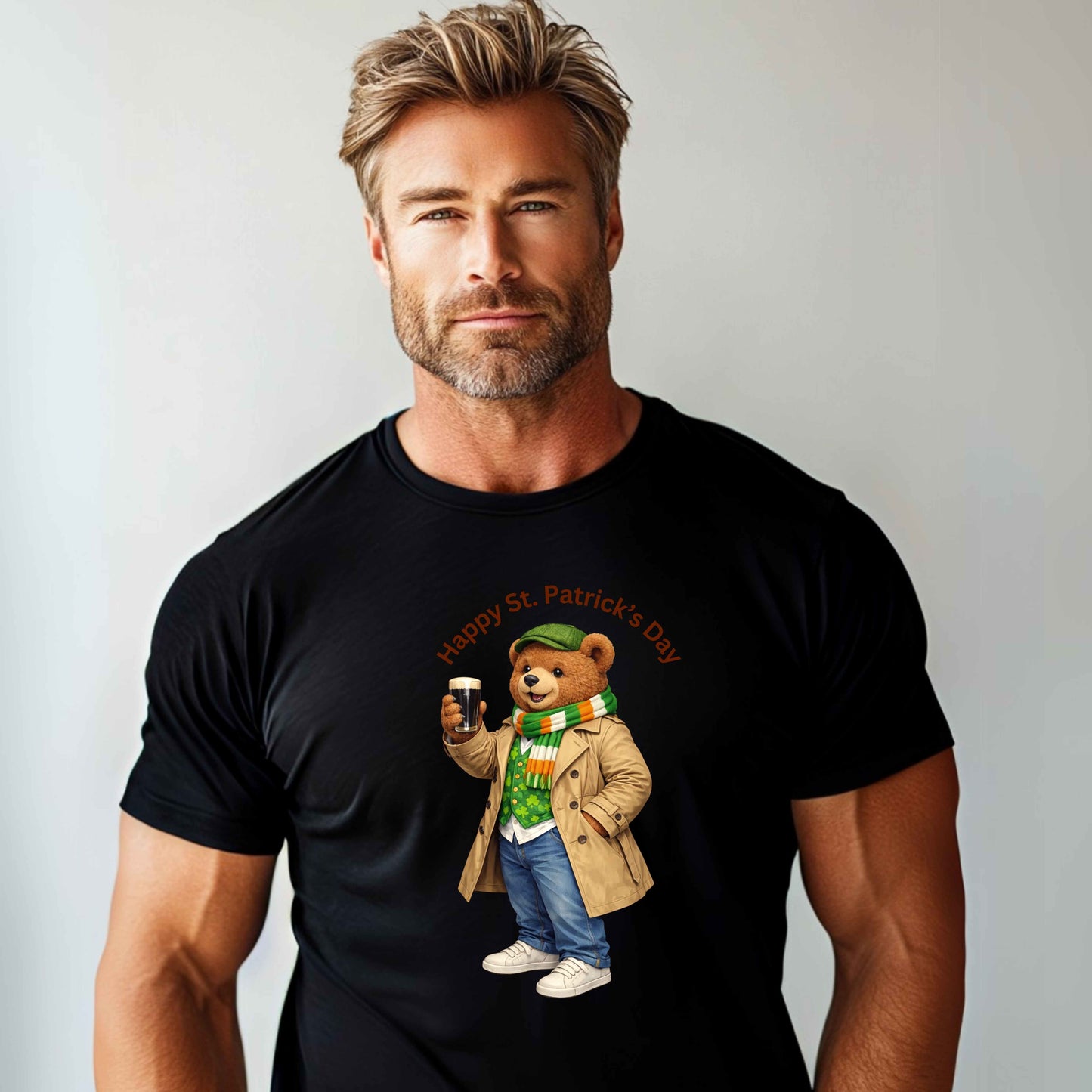 Happy ST Patrick's day bear. T-Shirt