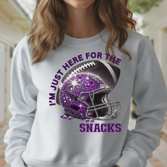 IM JUST HERE FOR THE SNACKS  Pullover Hoodie