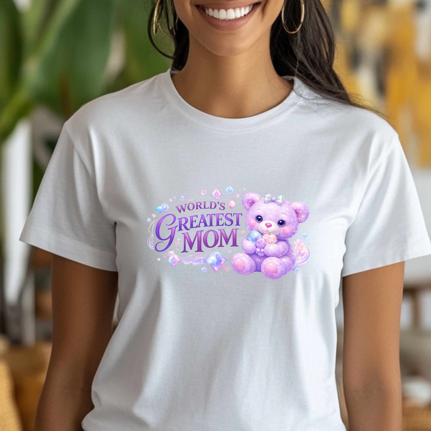 WORLD'S GREATES MOM TEDDY BEAR. T-Shirt